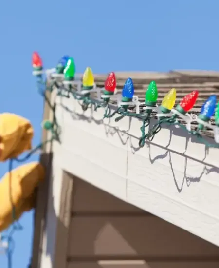 Step-by-Step Guide to Hanging Lights Along Rooflines